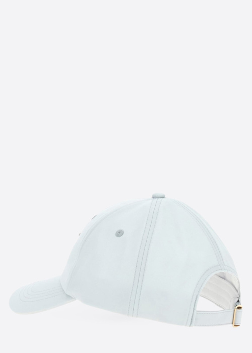 Guess cepure ar nagu Noemie