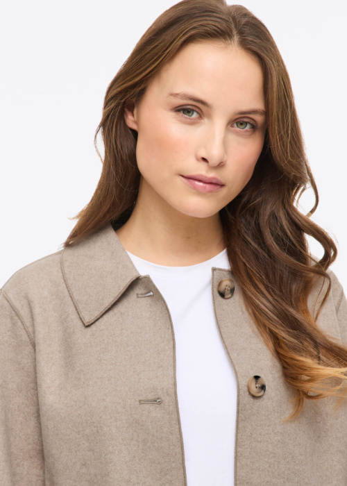 Vila pavasara-rudens jaka Juice