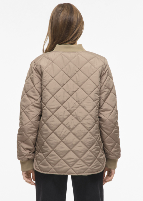 Vila Tepitud pavasara-rudens virsjaka Tate