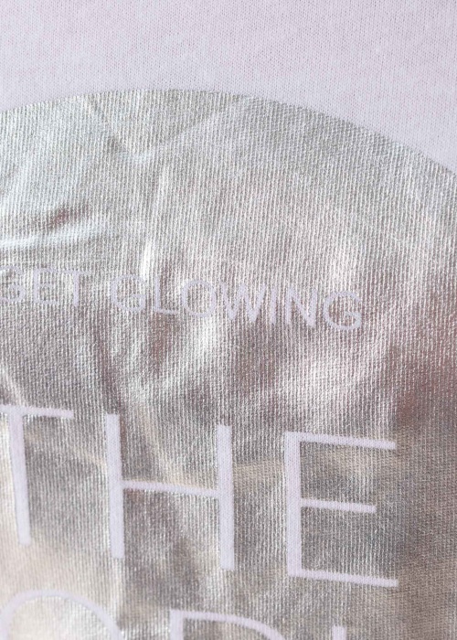 Only T-krekls ar garām piedurknēm