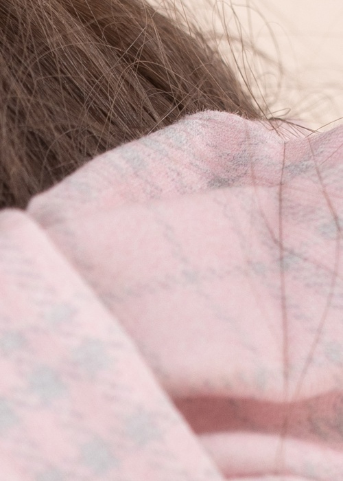 Lenne galvas saite Karen