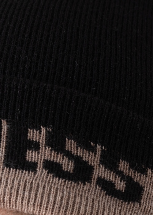 Guess ziemas cepures un šalles komplekts