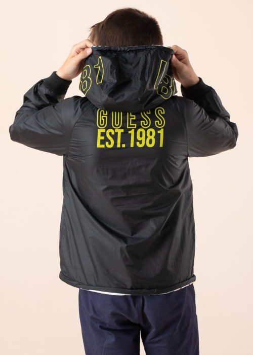 Guess divpusēji valkājama virsjaka