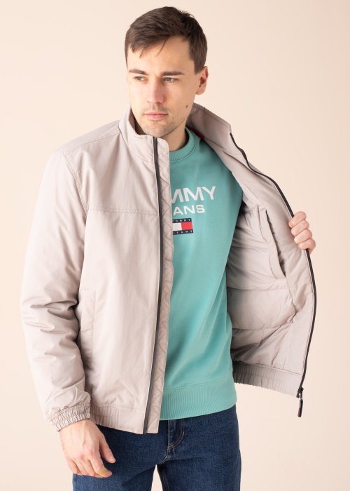 Tommy Jeans pavasara-rudens virsjaka Essential