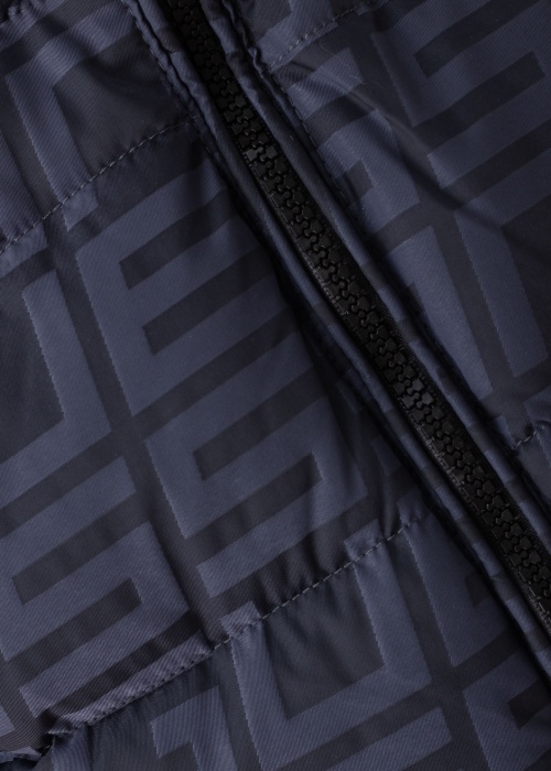 Guess Ziemas virsjaka