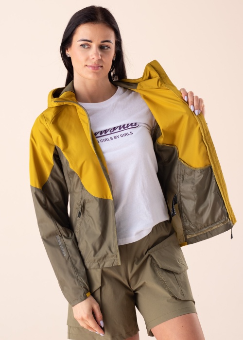 Kari Traa vējjaka Sanne