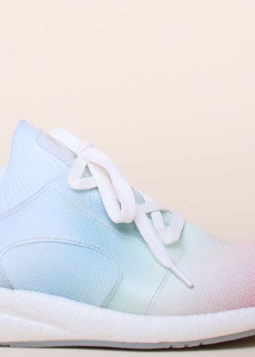 Кроссовки Caprice