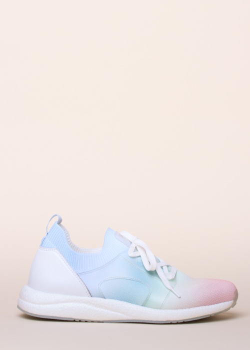 Кроссовки Caprice