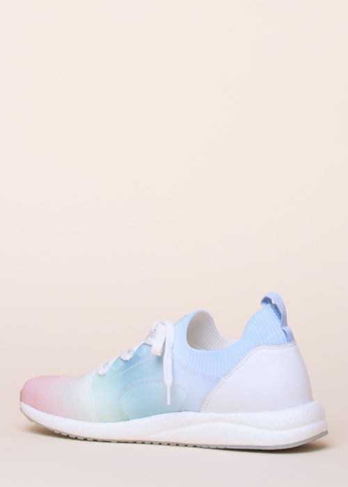 Кроссовки Caprice