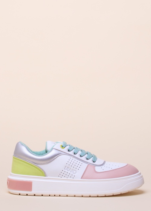 Liu-Jo kedas Ariel 65