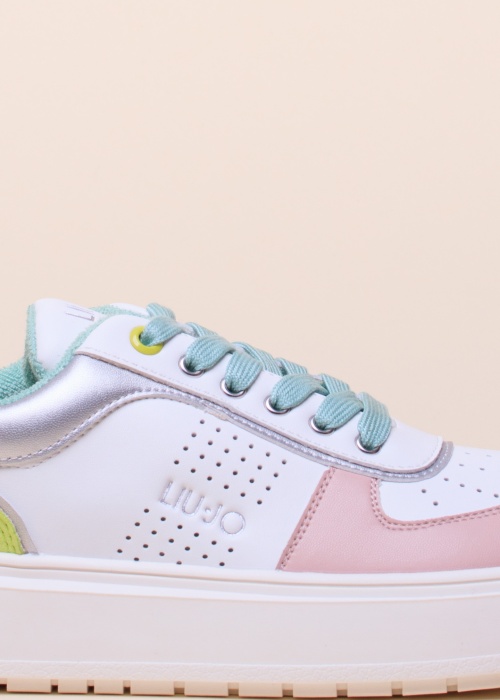 Liu-Jo kedas Ariel 65