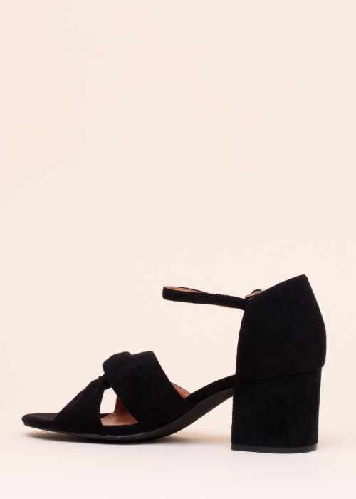 Bianco kurpes Biacate