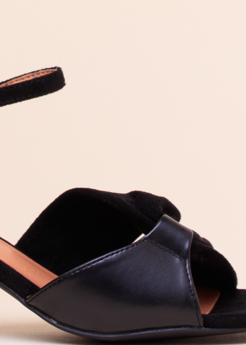 Bianco kurpes Biacate