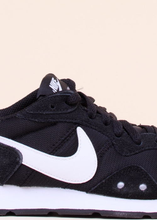 Кроссовки Venture Runner Nike