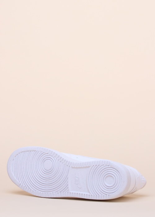 Тенниски Court Vision Mid Nn Nike