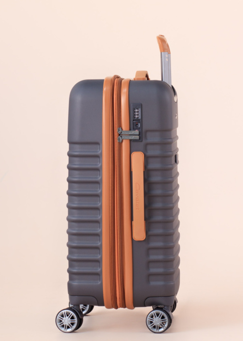 Чемодан размер M Cavalet