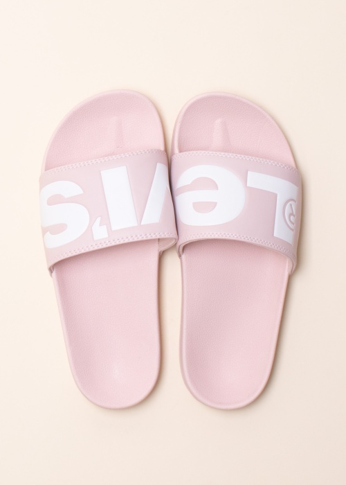 Levi's baseina iešļūcenes June L O