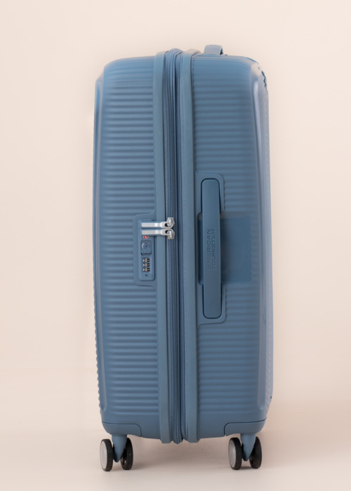 Чемодан Soundbox  M American Tourister