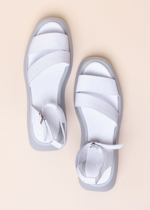 Molly Bessa ādas kurpes