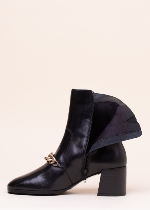 Lloyd ādas puszābaki