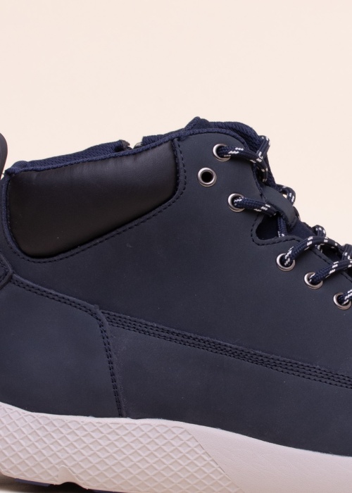 Lundeberg puszābaki Stian