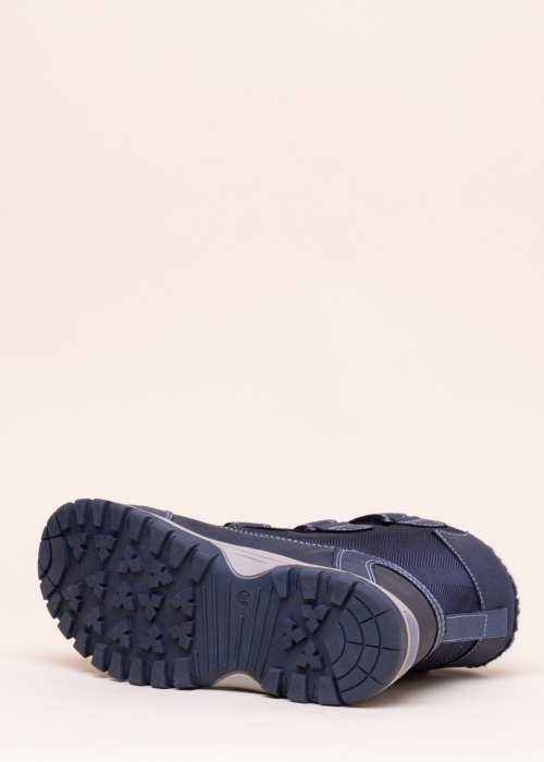 Sprox pārgājienu zābaki