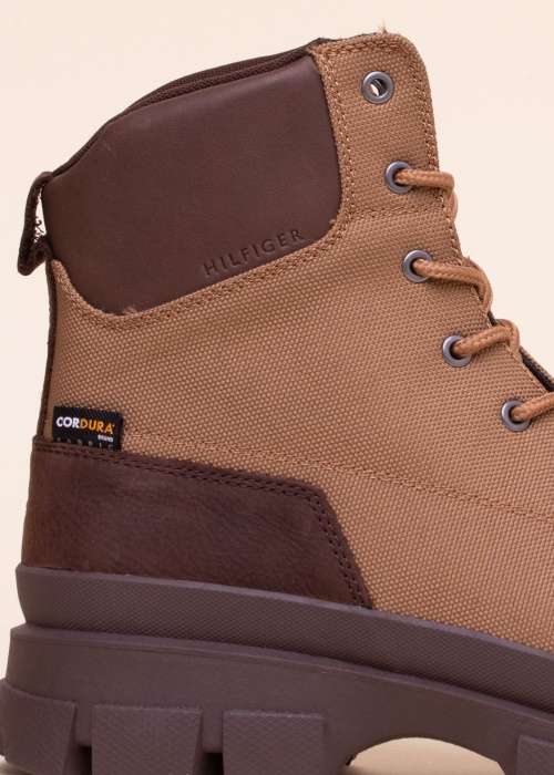 Tommy Hilfiger puszābaki