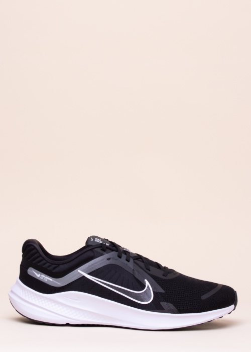 Беговые кроссовки Quest 5 Nike