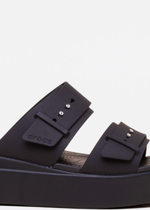 Сандалии Brooklyn Buckle Low Wedge Crocs