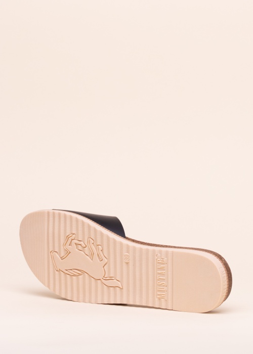 Сандалии Mustang