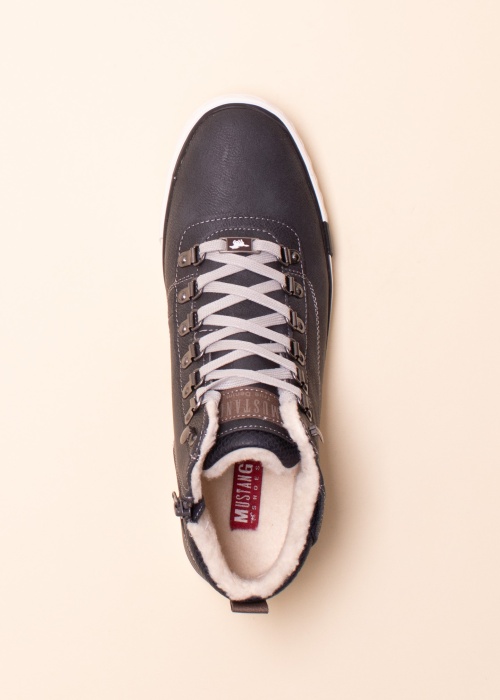 Тенниски Mustang