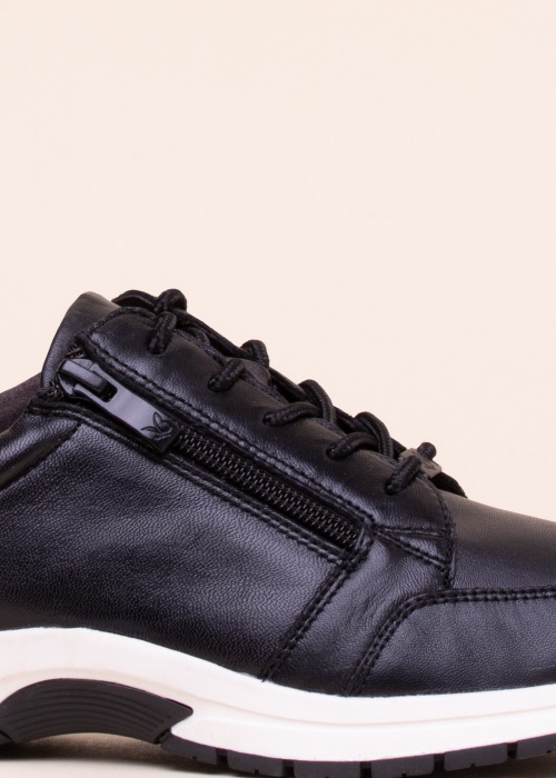 Кроссовки Caprice