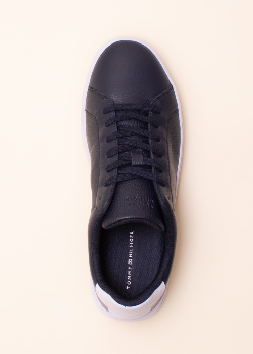 Tommy Hilfiger kedas