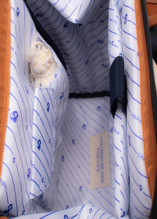 Cabaia mugursoma Chicago