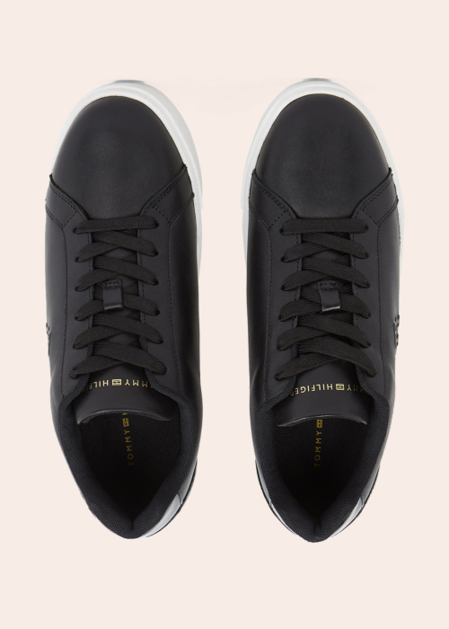 Tommy Hilfiger kedas