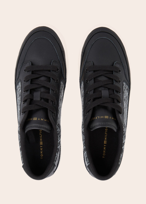 Tommy Hilfiger kedas