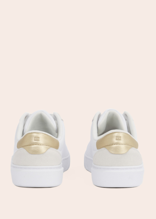 Tommy Hilfiger kedas