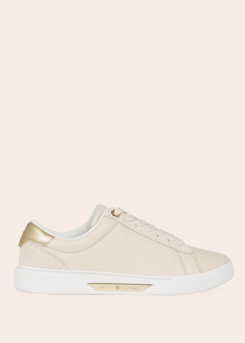 Tommy Hilfiger kedas