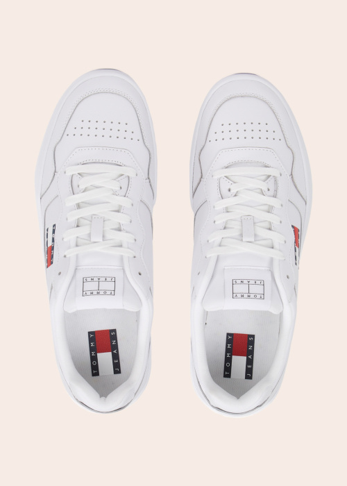 Tommy Hilfiger kedas