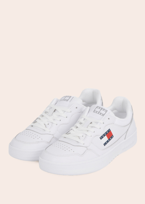 Tommy Hilfiger kedas