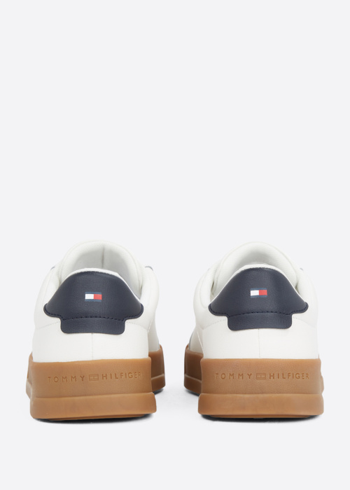 Tommy Hilfiger kedas