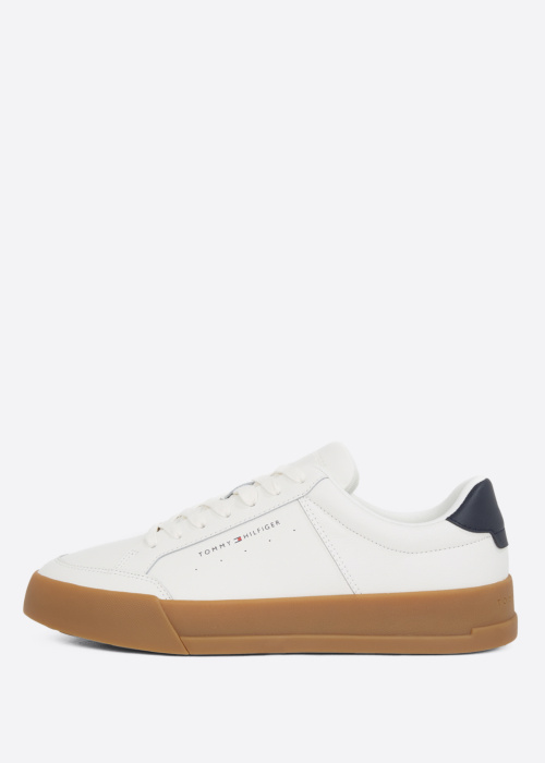 Tommy Hilfiger kedas