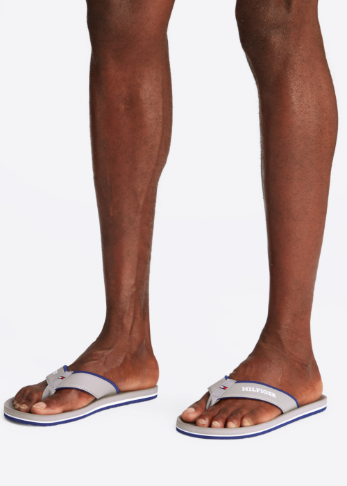 Tommy Hilfiger iešļūcenes