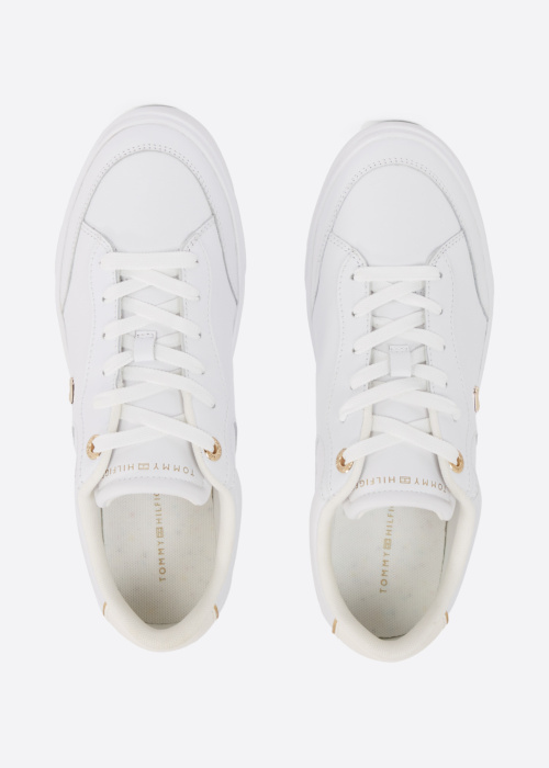 Tommy Hilfiger kedas