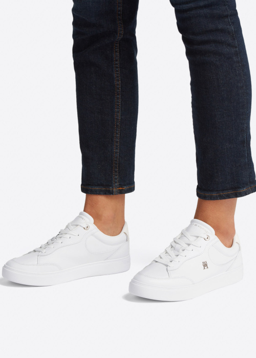 Tommy Hilfiger kedas