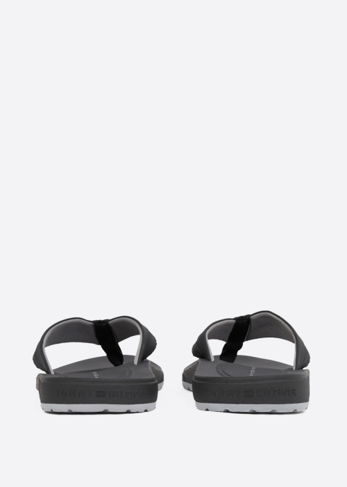 Tommy Hilfiger iešļūcenes