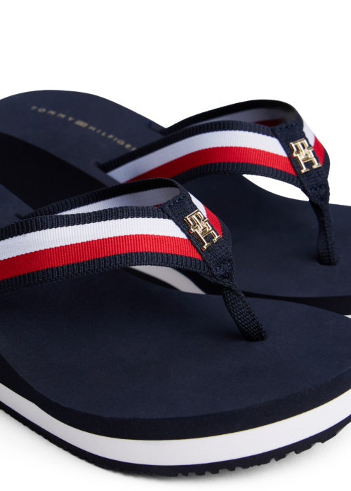 Tommy Hilfiger iešļūcenes