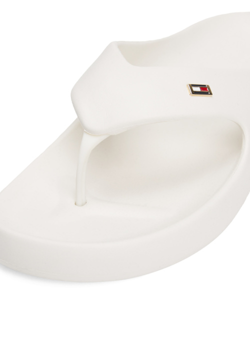 Tommy Hilfiger iešļūcenes