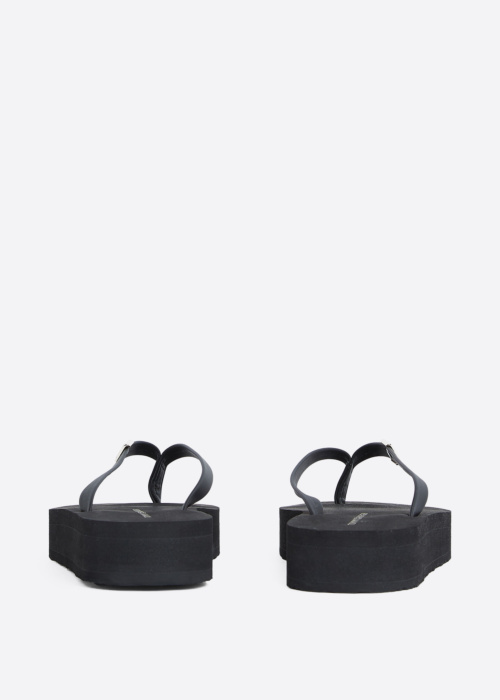 Tommy Hilfiger iešļūcenes