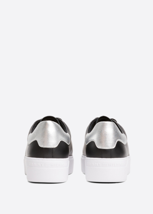 Tommy Hilfiger kedas